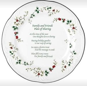 ❌SOLD❌Pfaltzgraff Winterberry Christmas Plate